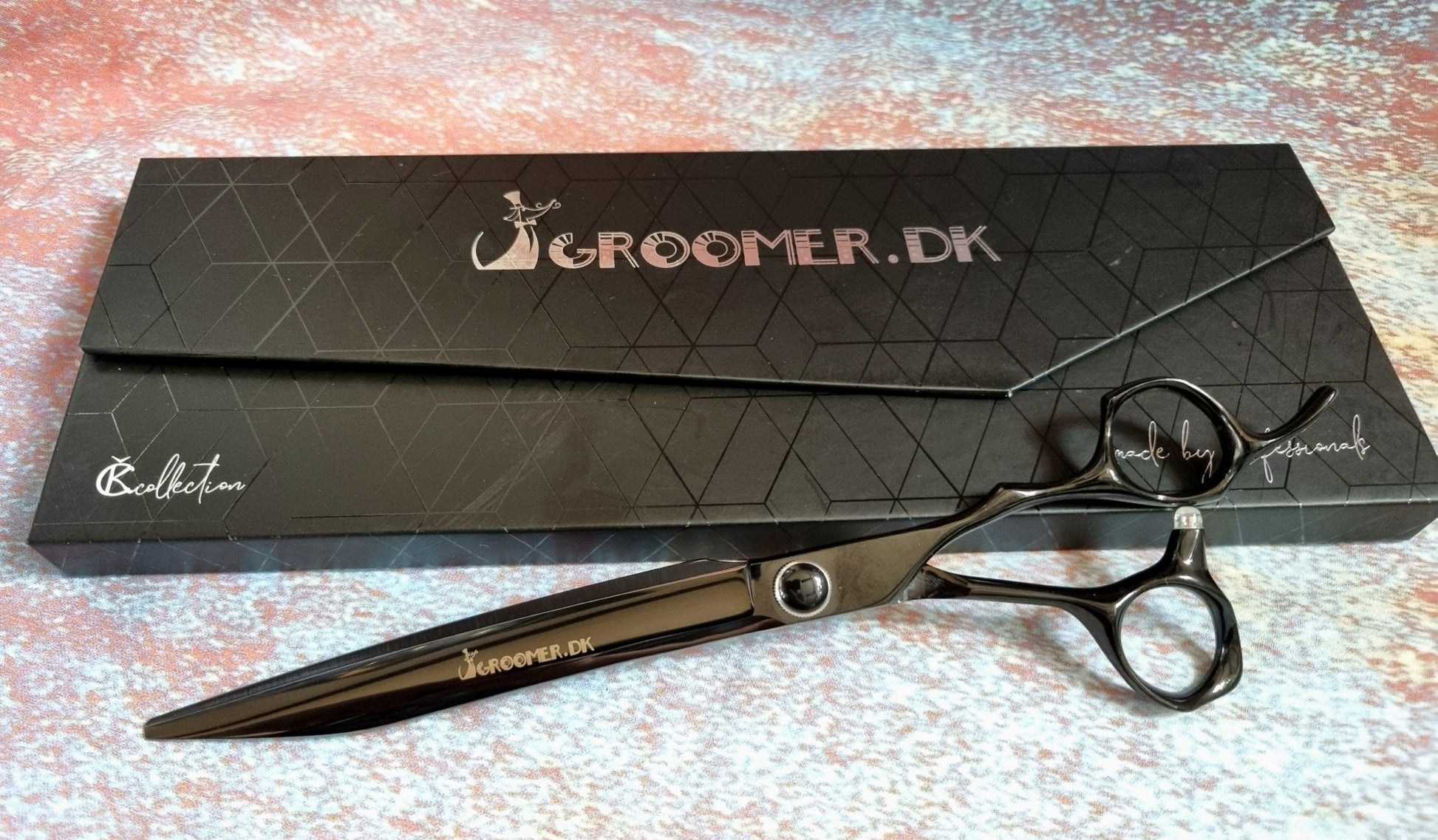 Groomer.dk Raven Long Straight Scissor - 8.5 Inch - Professional Dog Grooming Scissor